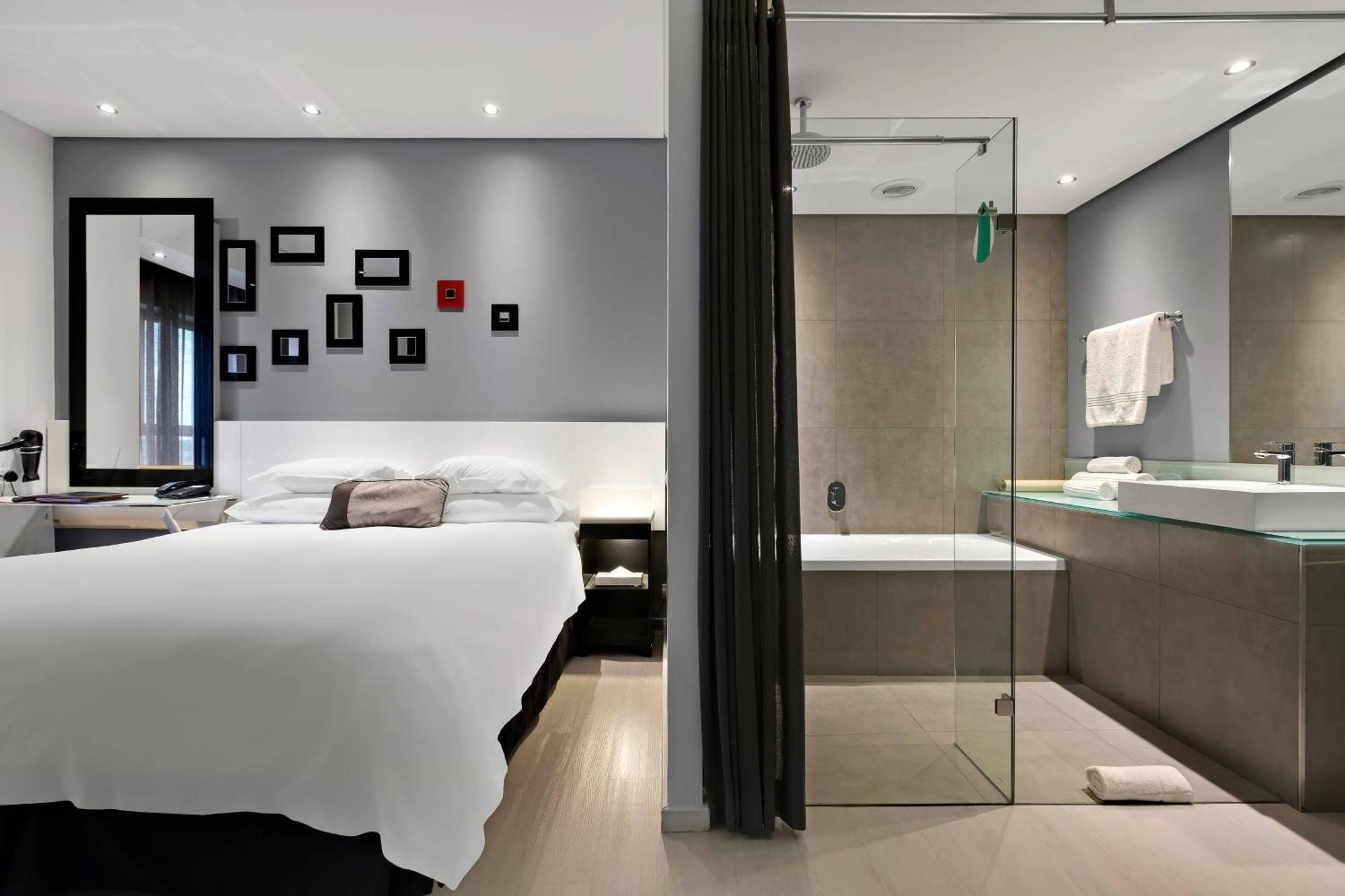 Protea Hotel Fire & Ice! By Marriott Pretoria Menlyn Екстериор снимка