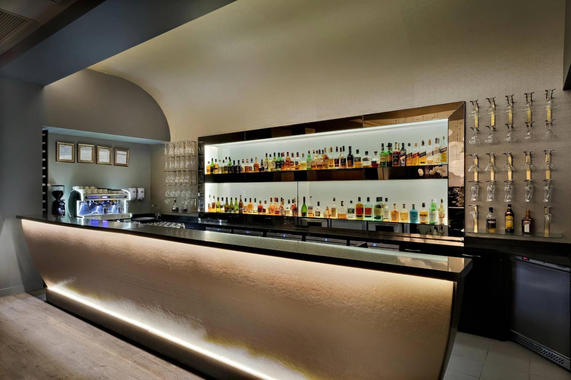 Protea Hotel Fire & Ice! By Marriott Pretoria Menlyn Екстериор снимка